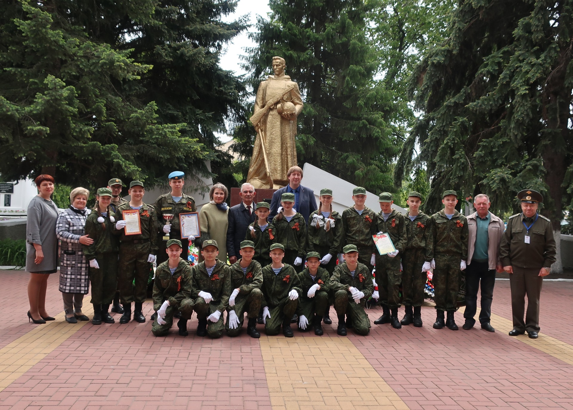 А песня ходит на войну» Итоги районного смотра строя и песни | 18.05.2024 |  Грязи - БезФормата